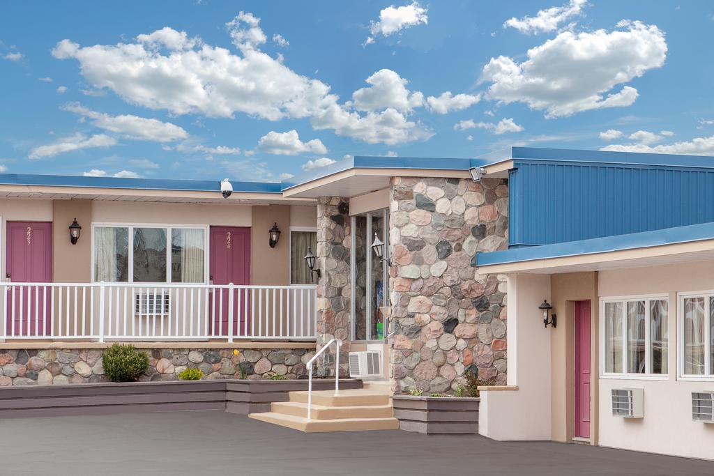 Belmont Inn Sudbury Exterior photo